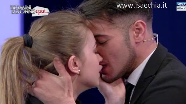 Auditel ‘Uomini e Donne e poi…’: il programma chiude con ascolti al ribasso article-post