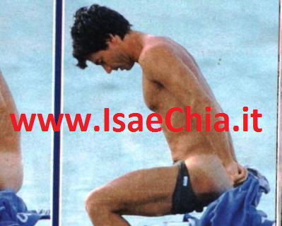 Le acrobazie di Kledi Kadiu…per non mostrarsi nudo! preview