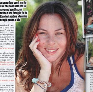 Micol Olivieri: “Non esiste il momento perfetto per aver un figlio!” preview