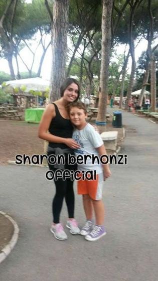 Sharon Bergonzi con un fan