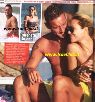 Francesco Totti e Ilary Blasi come non si vedevano da tempo. Altro che maretta, solo una marea di carezze! preview