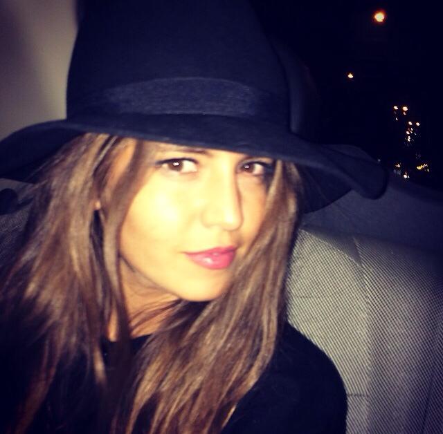 Rama Lila Giustini: la corteggiatrice di Jonás Berami vola a Parigi con le amiche preview