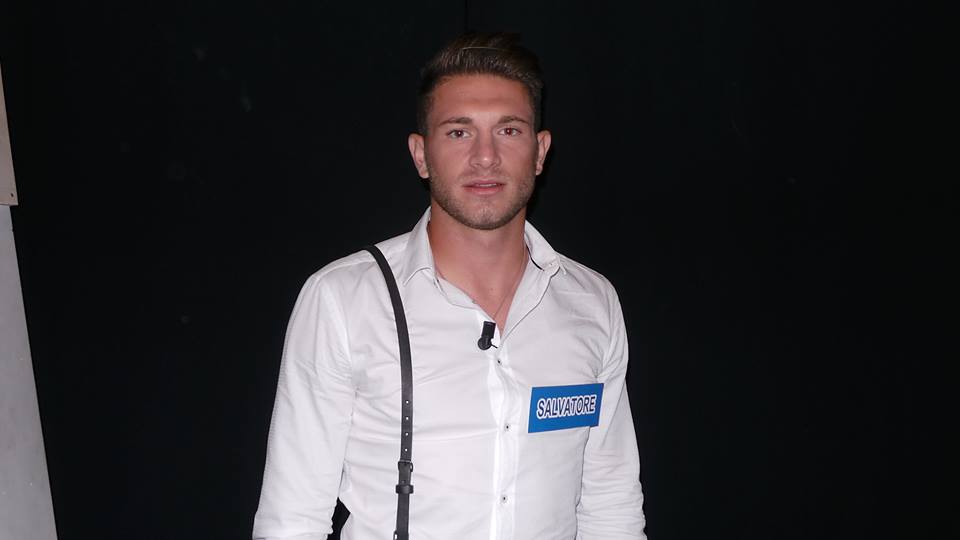 Salvatore Di Carlo attraverso la sua fanpage dedica una canzone a Teresa Cilia article-post