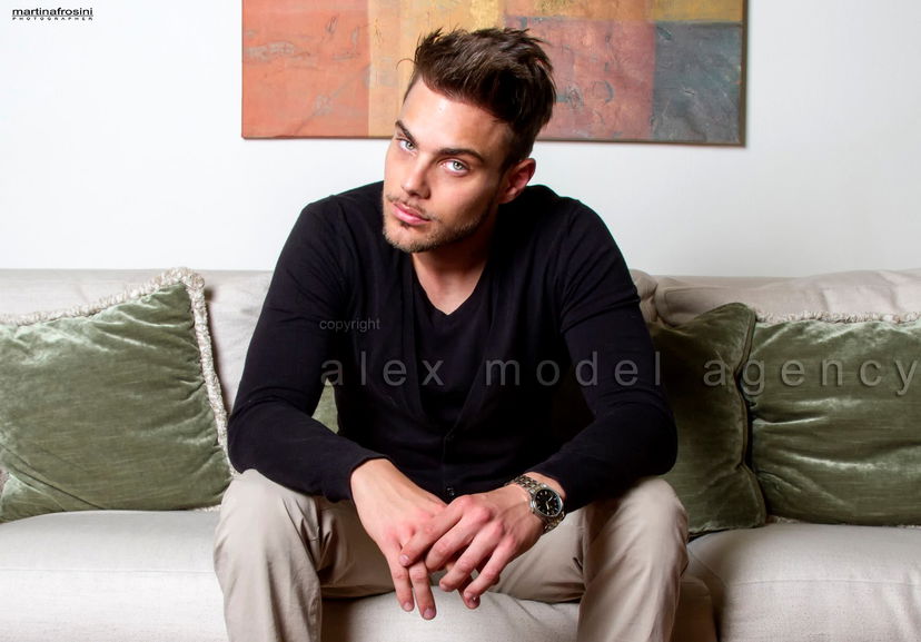 Simone Taranto si elimina da ‘Uomini e Donne’: “Ho deciso io di non voler più corteggiare una ragazza come Teresa Cilia!” preview