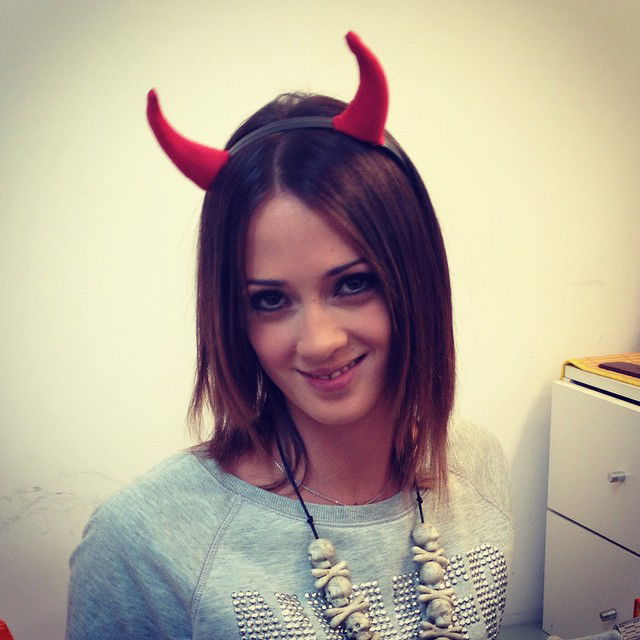 Teresa Cilia: l’ex corteggiatore Alessandro Muriglio la prende in giro e Salvatore Di Carlo risponde per le rime preview