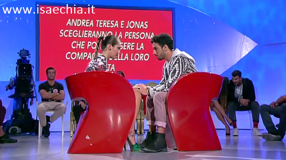 ‘Uomini e Donne’: l’opinione di Chia sulla puntata di oggi del Trono misto article-post