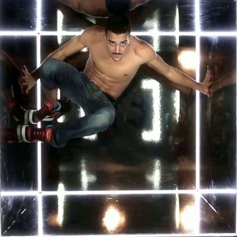 ‘Amici di Maria De Filippi’, Matthew Totaro dei KNEF nel video ‘La mia stanza’ di Giorgia preview