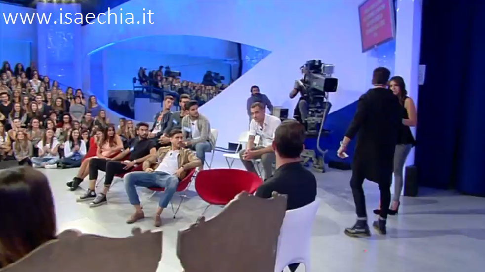 ‘Uomini e Donne’: l’opinione di Isa sulla puntata di oggi del Trono classico article-post