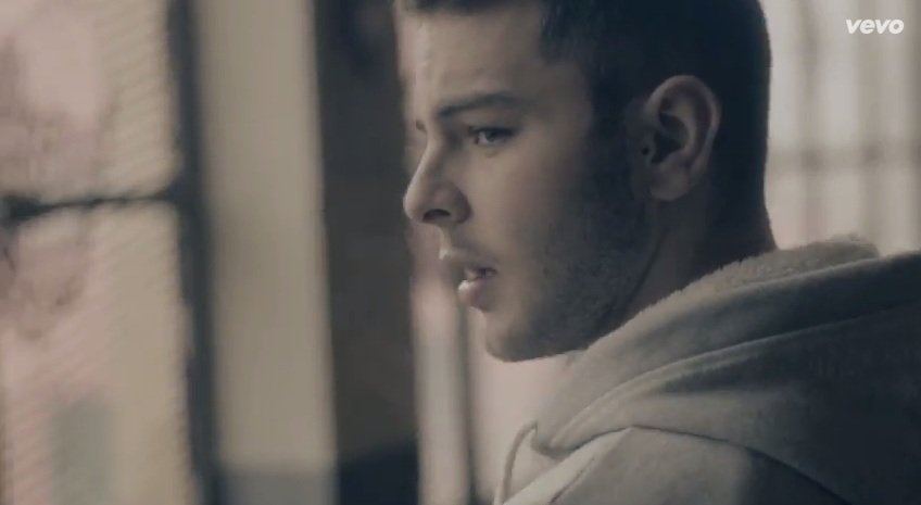 Lorenzo Fragola, ‘The reason why’ è il primo singolo del vincitore di ‘X Factor’: ecco il video