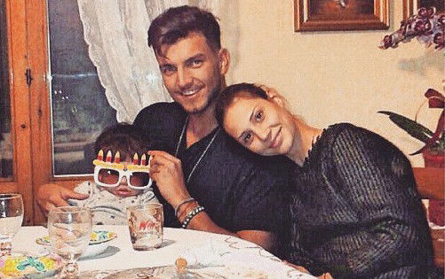 ‘Uomini e Donne’, Beatrice Valli festeggia il compleanno insieme a Marco Fantini preview