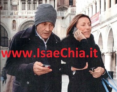 Gianni Morandi, i 70 anni dell’eterno ragazzo: per lui e Anna Dan luna di miele bis a Venezia