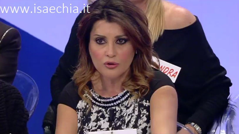 Elga Profili abbandona il Trono over di ‘Uomini e Donne’: “Ecco la dimostrazione che io non vendo fumo, checché ne dica Gianni Sperti!” article-post