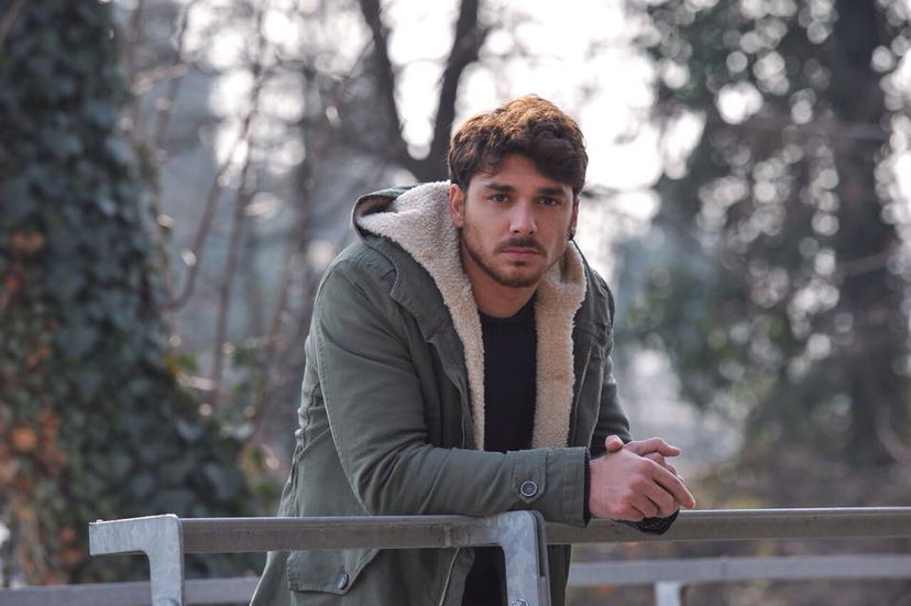 ‘Uomini e Donne’, Andrea Cerioli si fa tatuare il volto della madre scomparsa preview