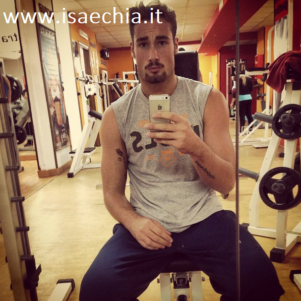 Gianluca Tornese, tutte le foto inedite del corteggiatore di Valentina Dallari. E quelle amicizie famose che fanno discutere.. preview