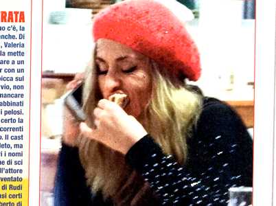 Valeria Marini si allena sul ghiaccio e dimostra che lo sport…Mette fame! article-post