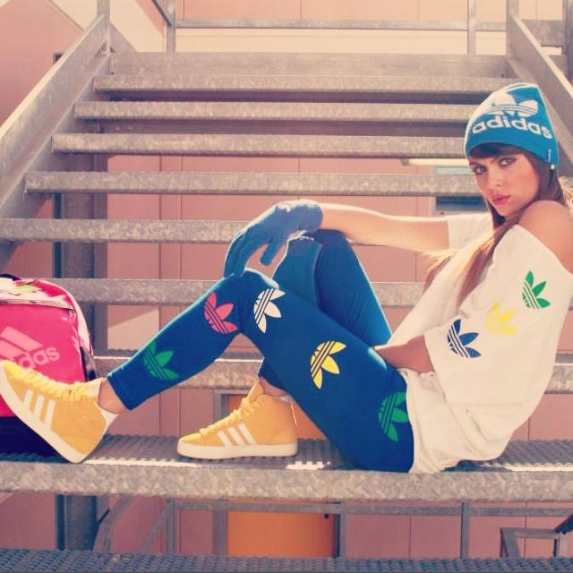 ‘Uomini e Donne’: ecco tutte le foto posate di Silvia Raffaele, corteggiatrice di Fabio Colloricchio preview