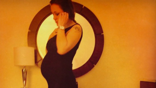 ‘Uomini e Donne’, Teresanna Pugliese mostra il pancione su Instagram preview