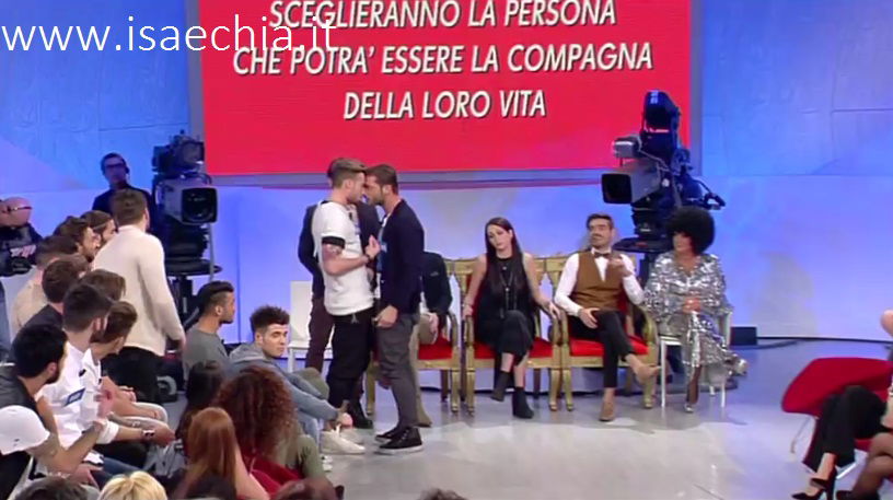 ‘Uomini e Donne’: l’opinione di Isa sulla puntata di oggi del Trono classico preview