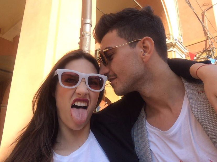 ‘Uomini e Donne’, Marco Fantini e Beatrice Valli nel video di Marco Ligabue: le foto dal backstage preview