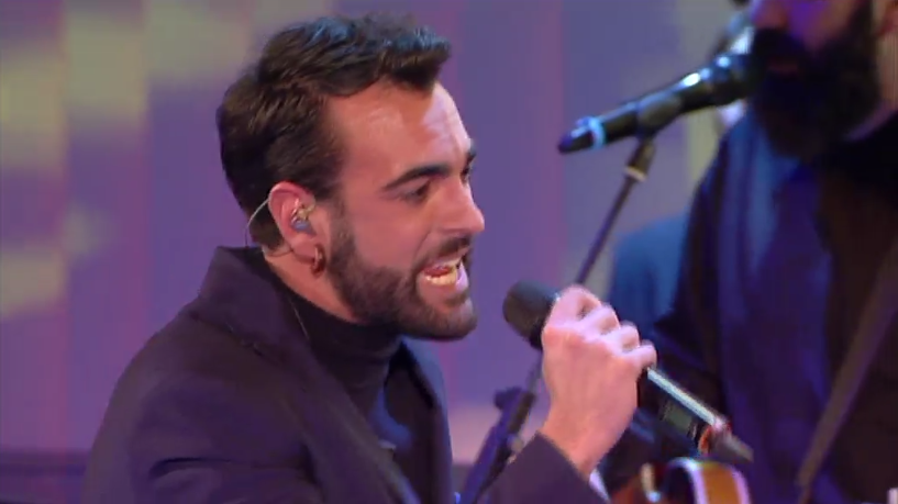 Marco Mengoni a ‘C’è Posta per Te’: “Chi ci governa dovrebbe prendere esempio dalla forza di queste persone!” article-post