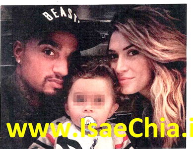 Melissa Satta: “Gli scatti dei figli sul web? Belén Rodriguez li pubblica. Io sono diversa!” preview