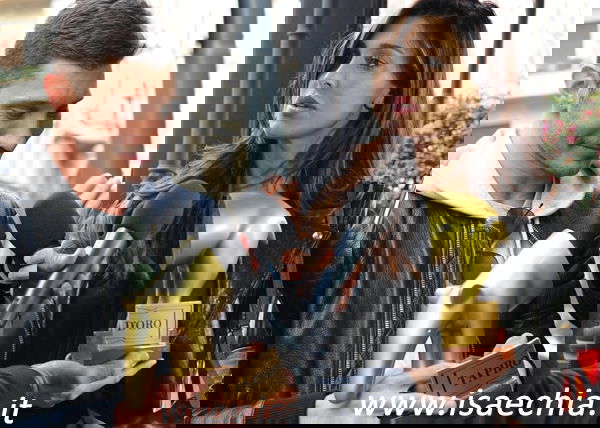 Belen Rodriguez e Stefano De Martino ricevono il tapiro di ‘Striscia la Notizia’: il video preview