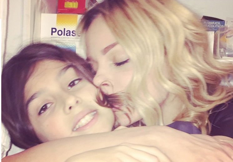 Il figlio di Nina Moric e Fabrizio Corona affidato allo zio, lo svela ‘Notorius’: il video article-post