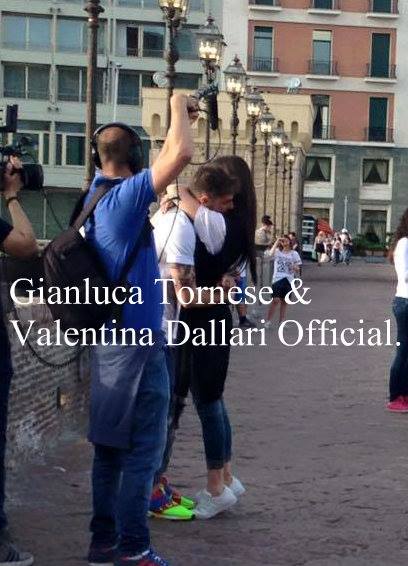 Gianluca Tornese e Valentina Dallari avvistati in esterna a Napoli. Intanto Mariano Catanzaro scrive su Instagram… article-post