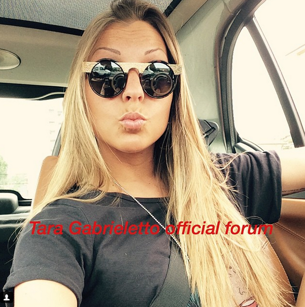 Tara Gabrieletto su Facebook risponde alla critiche: “Fatevi una vita invece di stare sempre a giudicare la nostra!” article-post