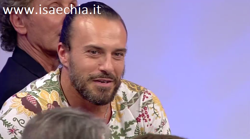 Emiliano Tiberia: tutte le foto inedite del cavaliere del Trono over di ‘Uomini e Donne’ article-post