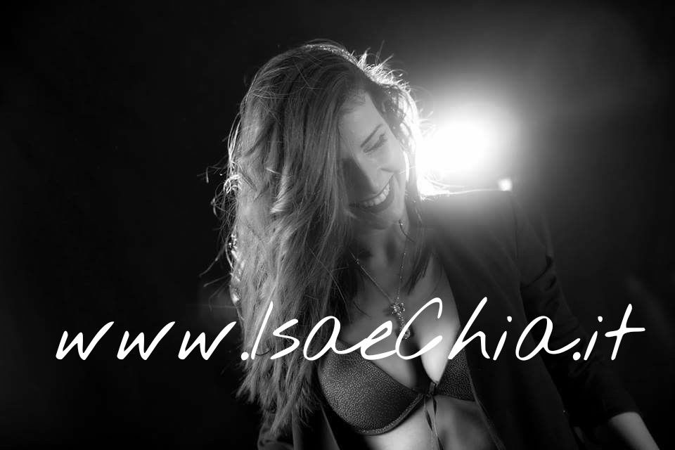 ‘Uomini e Donne’, Veronica Guerri posa per uno shooting fotografico: gli scatti article-post