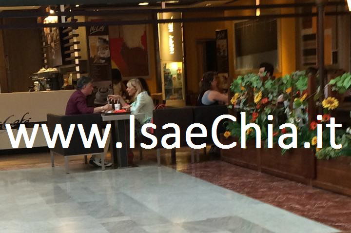 Gemma Galgani e Giorgio Manetti avvistati insieme a Firenze: foto. E domani in arrivo la loro prima serata di coppia… preview