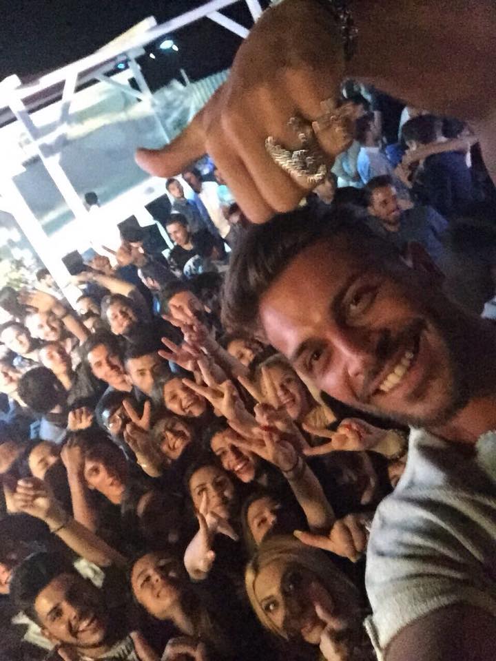 ‘Uomini e Donne’, Mariano Catanzaro emozionato alla sua prima serata in discoteca: ‘Chi è se stesso ha già vinto!’ preview