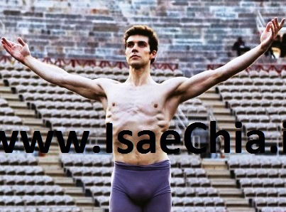 Roberto Bolle: “Non voglio una vita spericolata, né dei figli. Voglio solo ballare finché il mio fisico me lo consentirà!” preview