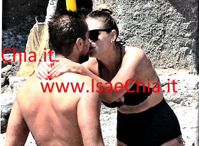 Emma Marrone ritrova l’amore con Fabio Borriello e scoppia la passione…Come se fossero soli! preview