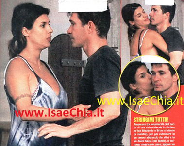 Elisabetta Canalis torna in Sardegna: con l’affetto di suo marito e dei suoi cari, l’attesa è più dolce! preview