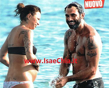 Il pancione di Irene Capuano cresce e sul volto di Francesco Arca è dipinta la felicità da futuro padre! preview