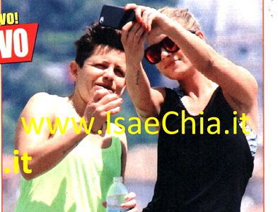 Nonostante il caldo, Emma Marrone si tiene in forma con l’amica Francesca: vuole essere perfetta per il suo Fabio Borriello! preview