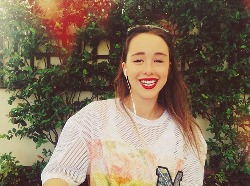 Aurora Ramazzotti condurrà ‘X Factor Daily’, sul web scoppia la polemica e papà Eros la difende così… article-post