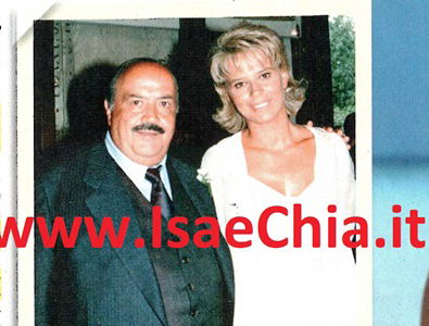 Maria De Filippi festeggia vent’anni di matrimonio: “Risposare Maurizio Costanzo? Mille volte sì!” article-post