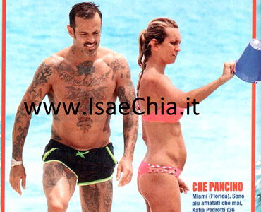 Abbracci, baci, confidenze intime: che Katia Pedrotti abbia rivelato al suo Ascanio Pacelli un dolce segreto? preview