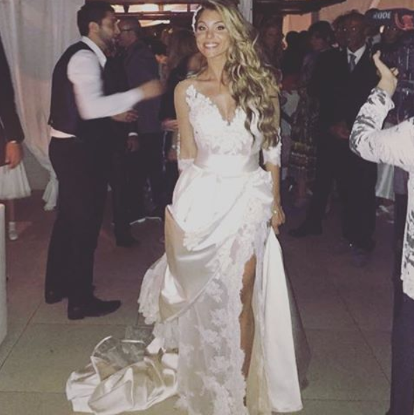 ‘Amici di Maria De Filippi’, tanti volti noti al matrimonio della ballerina Susy Fuccillo: le foto preview