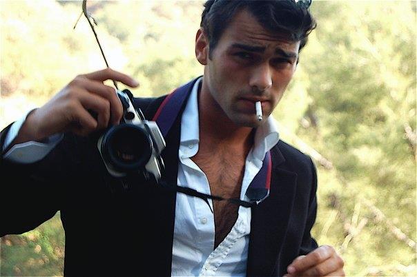 Alessio Consorte, il nuovo cavaliere del Trono over di ‘Uomini e Donne’ tra un passato da modello e un presente da regista (foto e video) preview