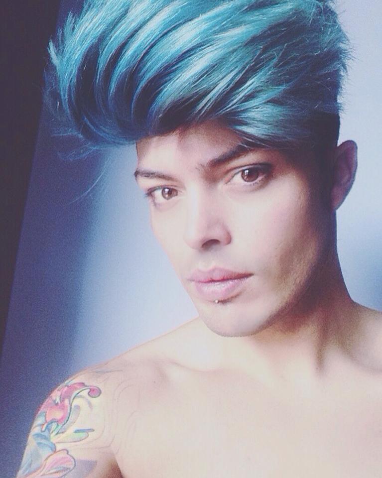 Stash Fiordispino dei ‘The Kolors’ perde una scommessa e… cambia look! preview