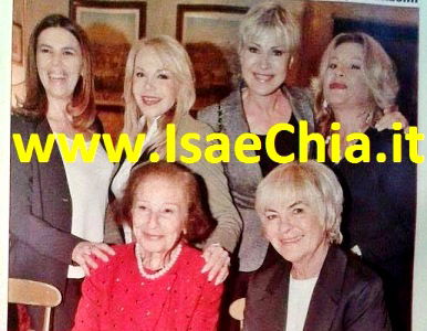 Maria Giovanna Elmi: “Oggi delle annunciatrici si nota solo il look. Noi invece, eravamo anche di famiglia!” preview