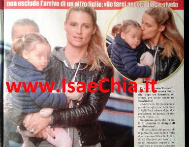 Michelle Hunziker, bellissima anche alle 8 di mattina, racconta: “Mia figlia Aurora Ramazzotti è tornata single e come conduttrice è bravissima!” article-post
