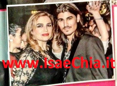 Festa per Lory Del Santo e il suo ‘The Lady 2’ / Fabrizio Corona bacia… il braccio destro di Maria De Filippi / Fabrizio Frizzi e Fabio Volo papà modello! article-post