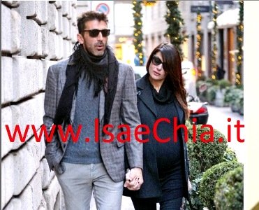 Shopping prénatal per Gigi Buffon e Ilaria D’Amico. Alena Seredova, invece, sta con l’amica del cuore!