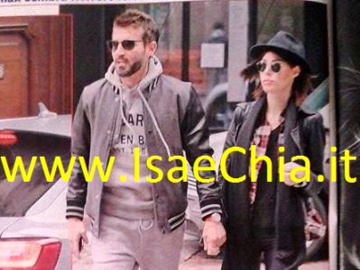 Shopping mano nella mano per Max Biaggi e Bianca Atzei, che non si nascondono più! preview