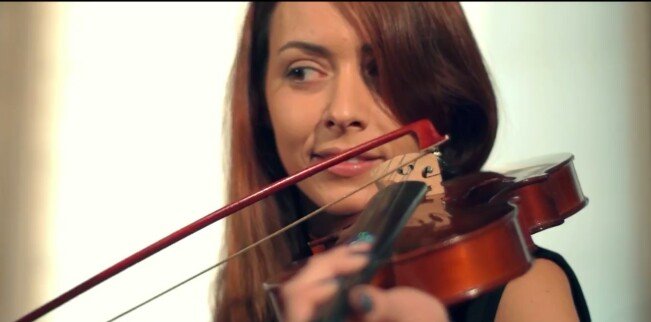 Rossana Vasta protagonista della clip musicale “Giusto o Sbagliato”: il video